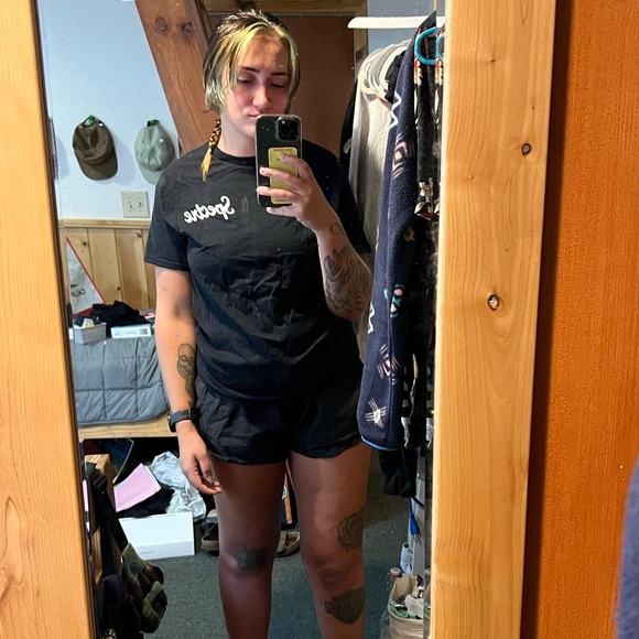 Meet your Posher, Felicia - Picture 2 of 2